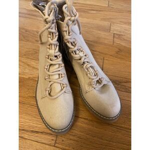 NWT Universal Thread women's Beige Canvas Lace-Up Ankle Boots Side Zipper 9.5